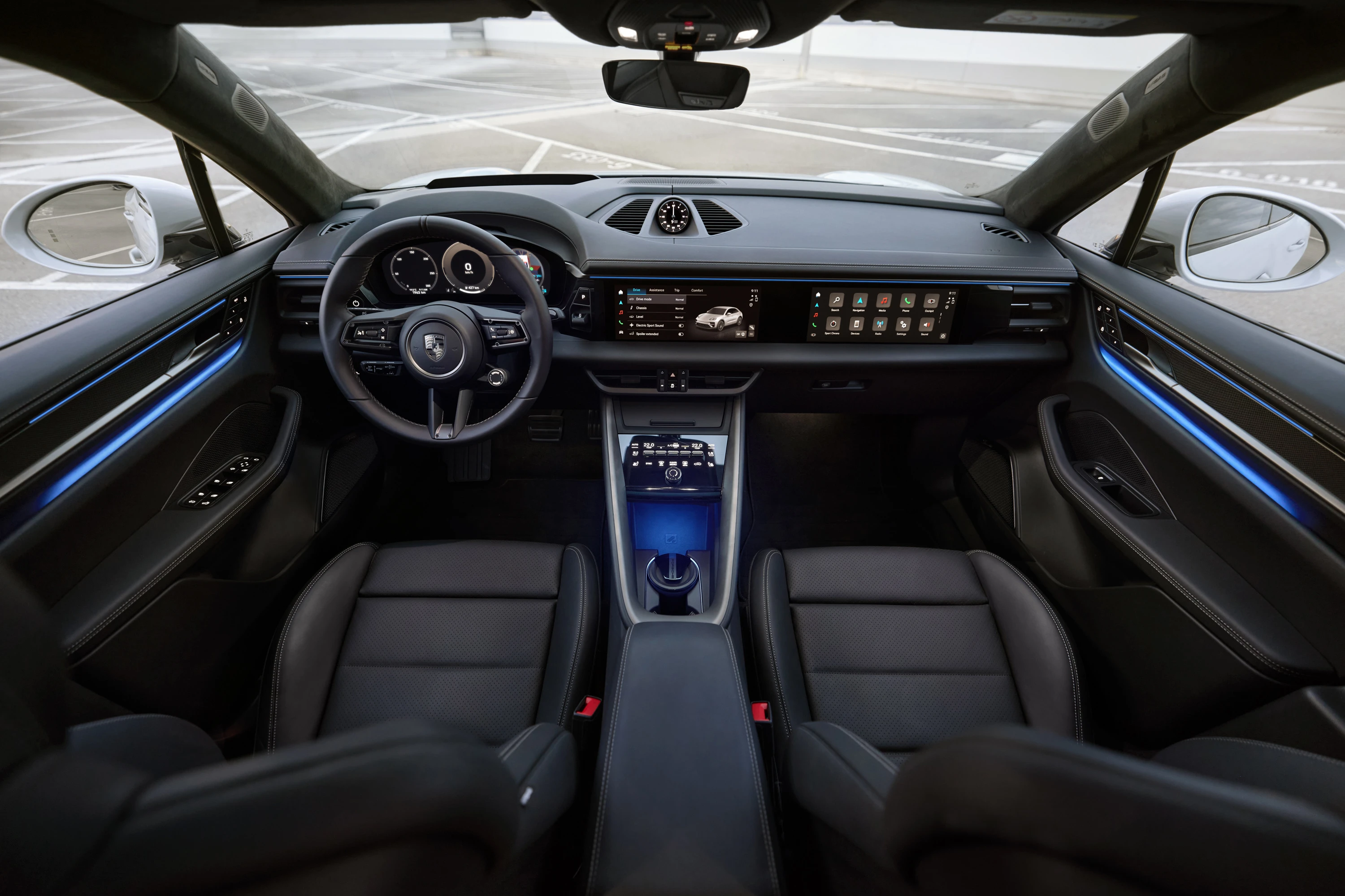 Porsche Macan Turbo interior view