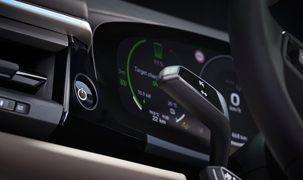 Porsche Macan Turbo details view