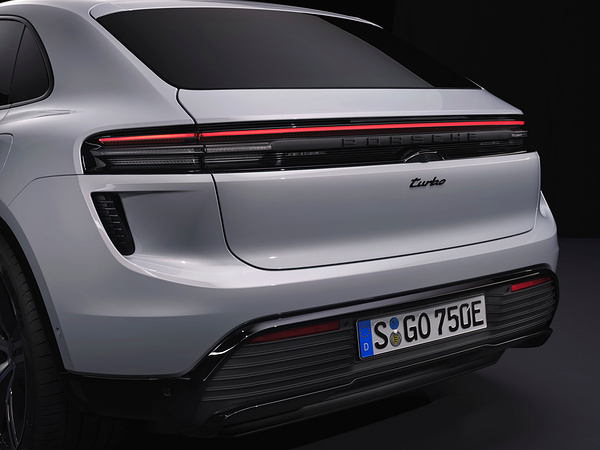 Porsche Macan Turbo rearlights view