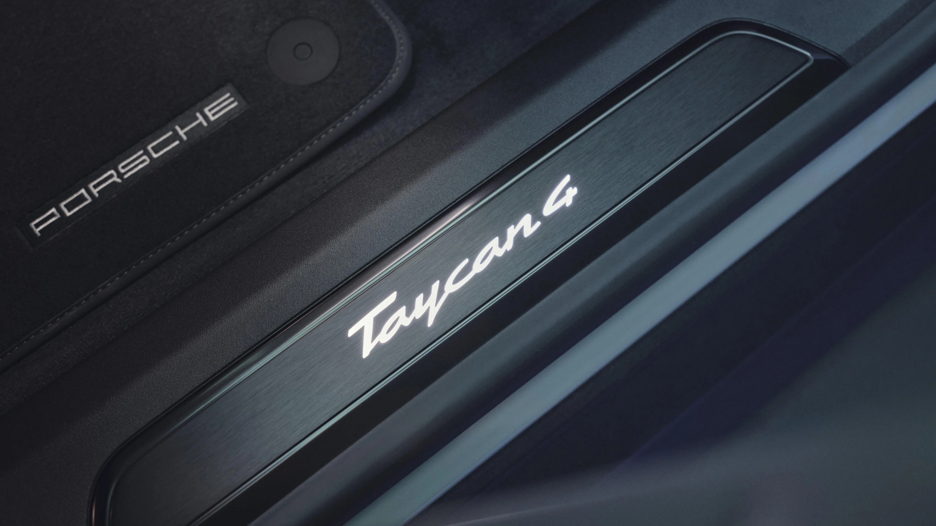 Porsche Taycan 4 details view