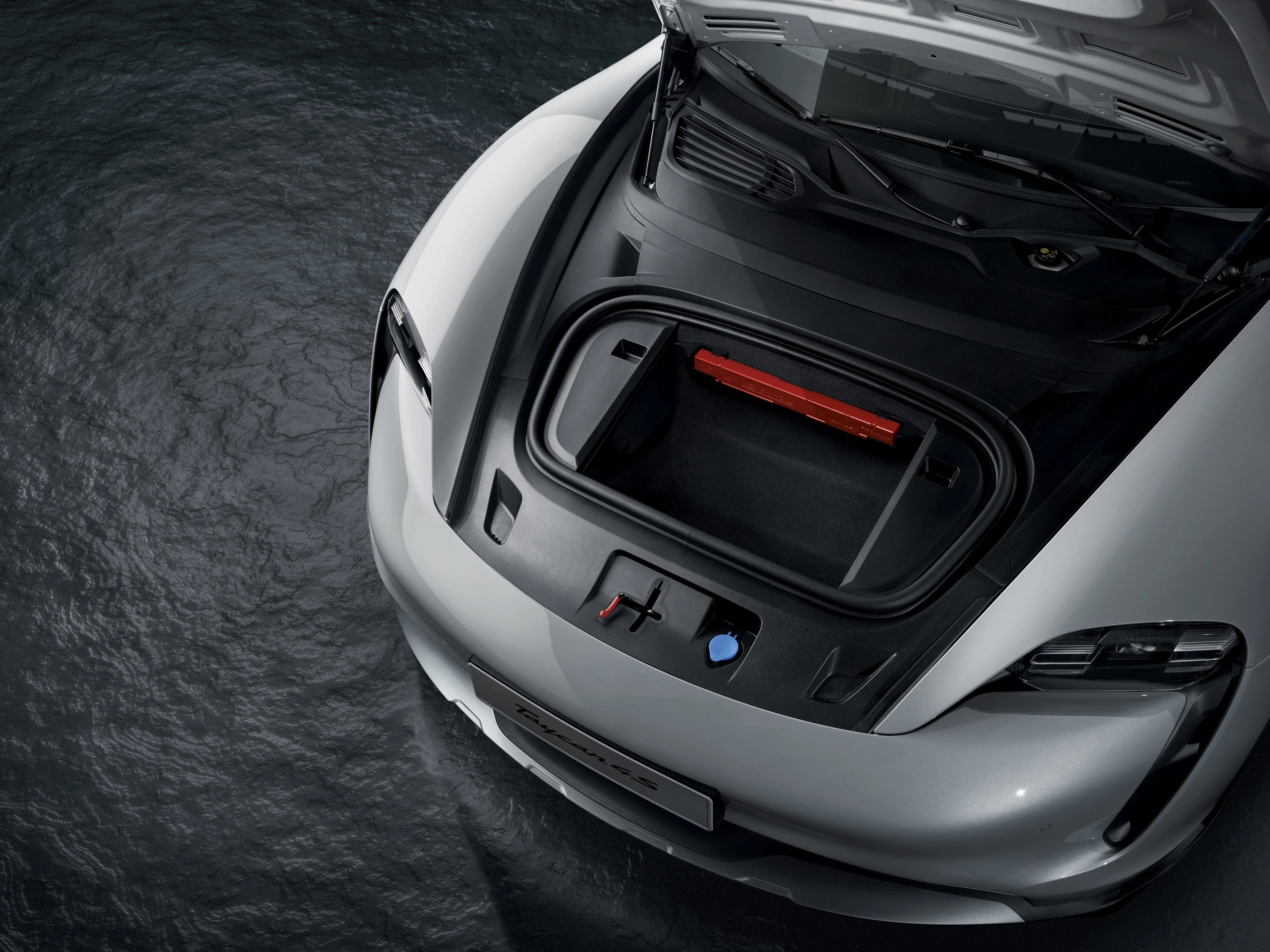 Porsche Taycan 4 Cross Turismo frunk view