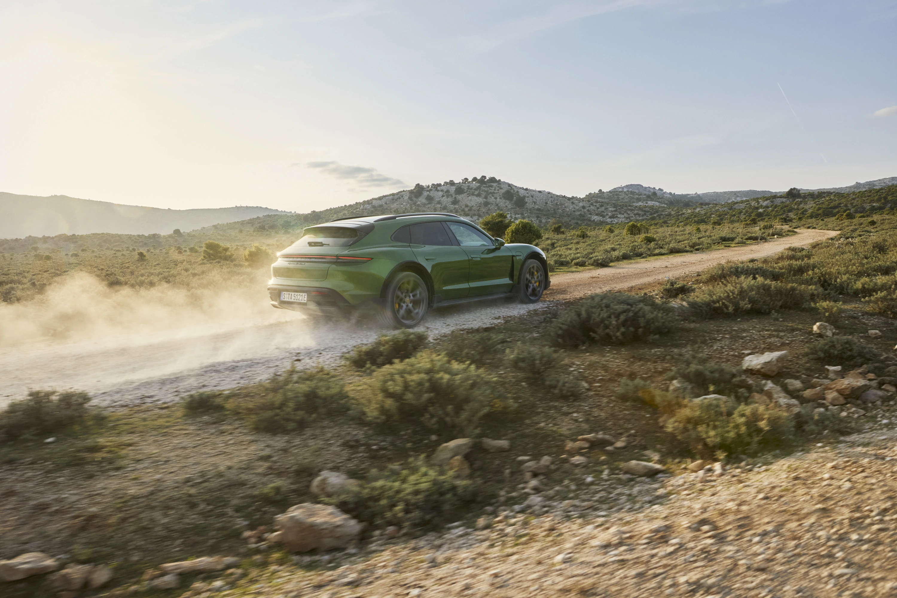 Porsche Taycan 4 Cross Turismo exterior view