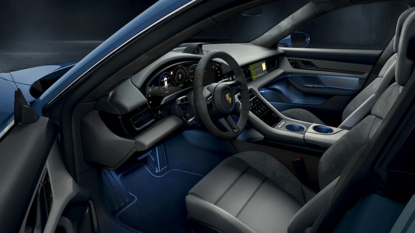 Porsche Taycan 4S Cross Turismo frontseats view