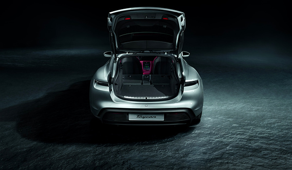 Porsche Taycan 4S Sport Turismo trunk view