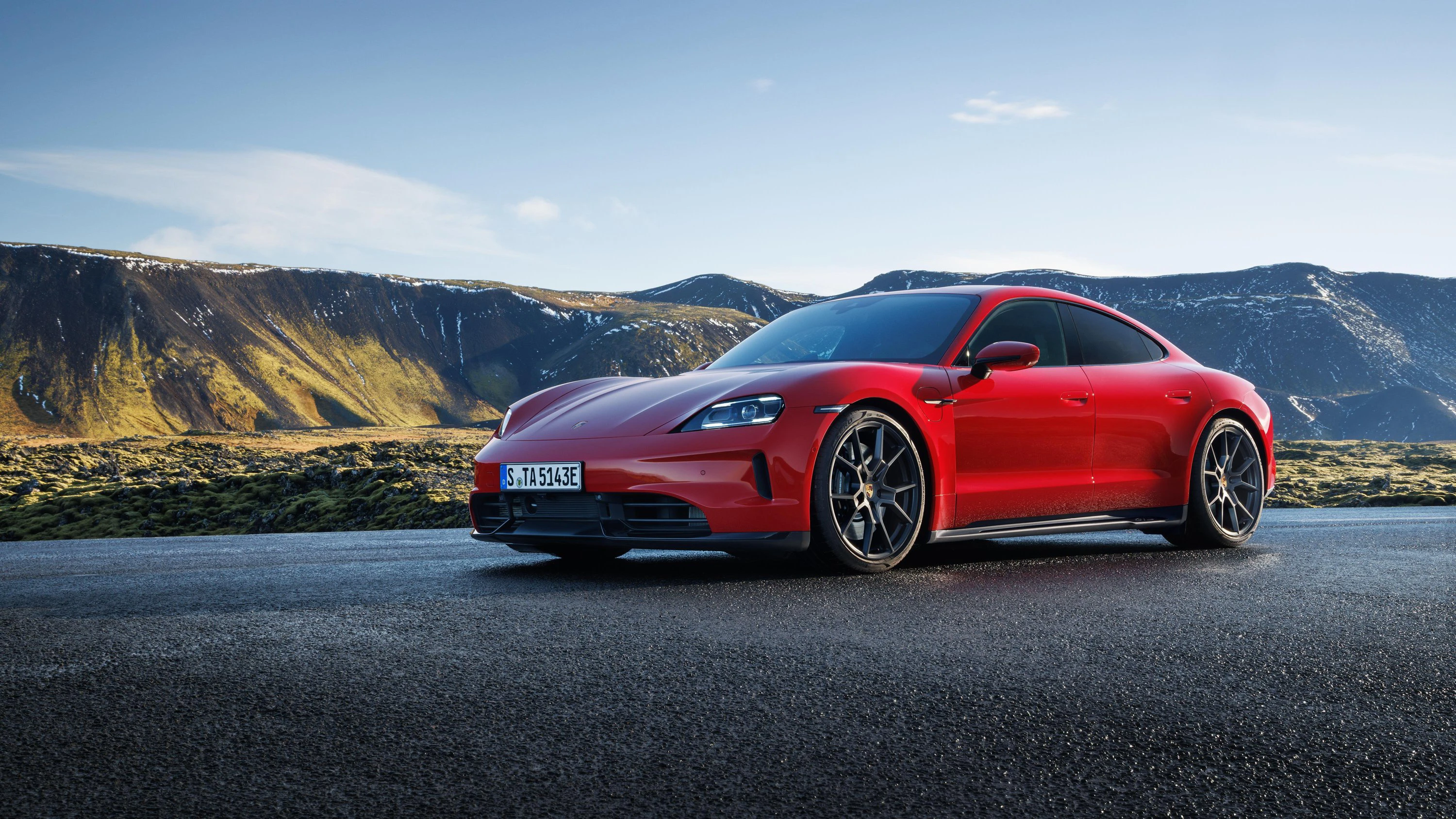 Porsche Taycan GTS exterior view