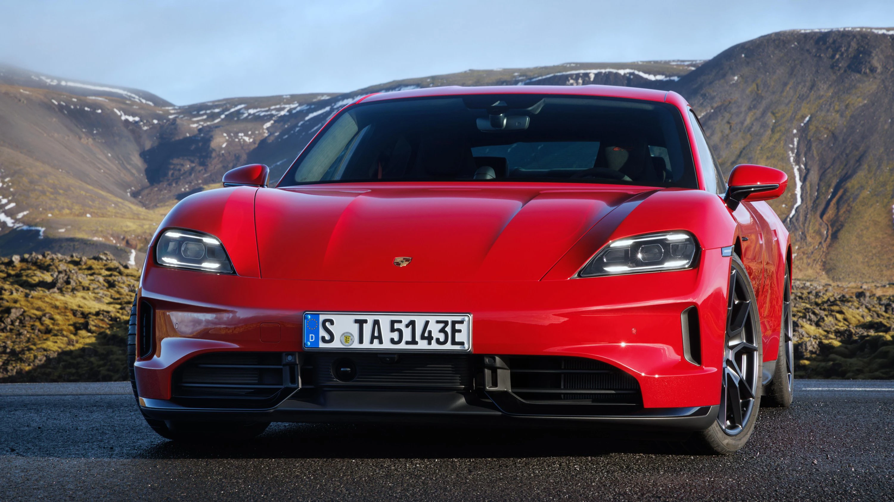 Porsche Taycan GTS exterior view