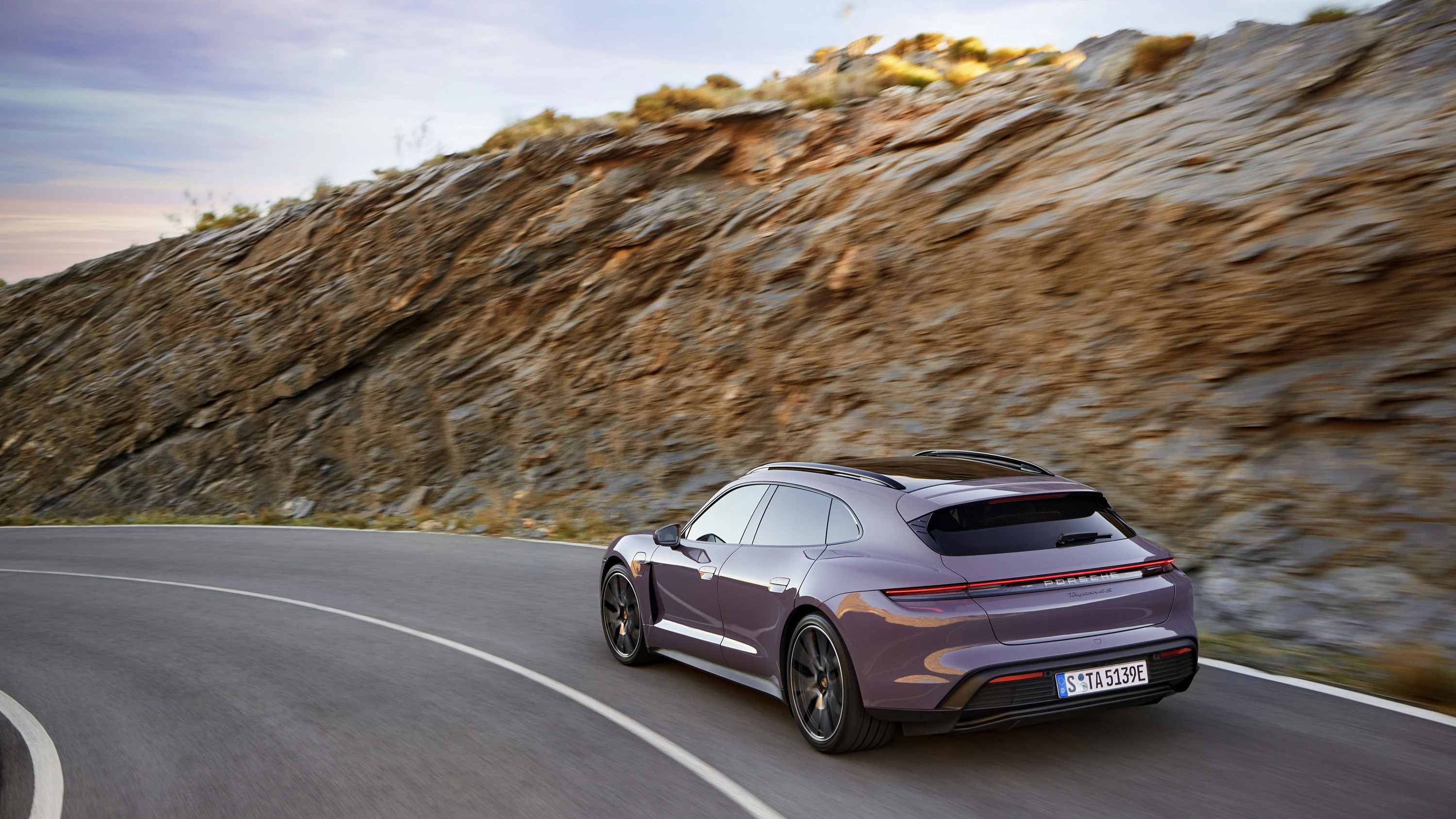 Porsche Taycan Sport Turismo exterior view