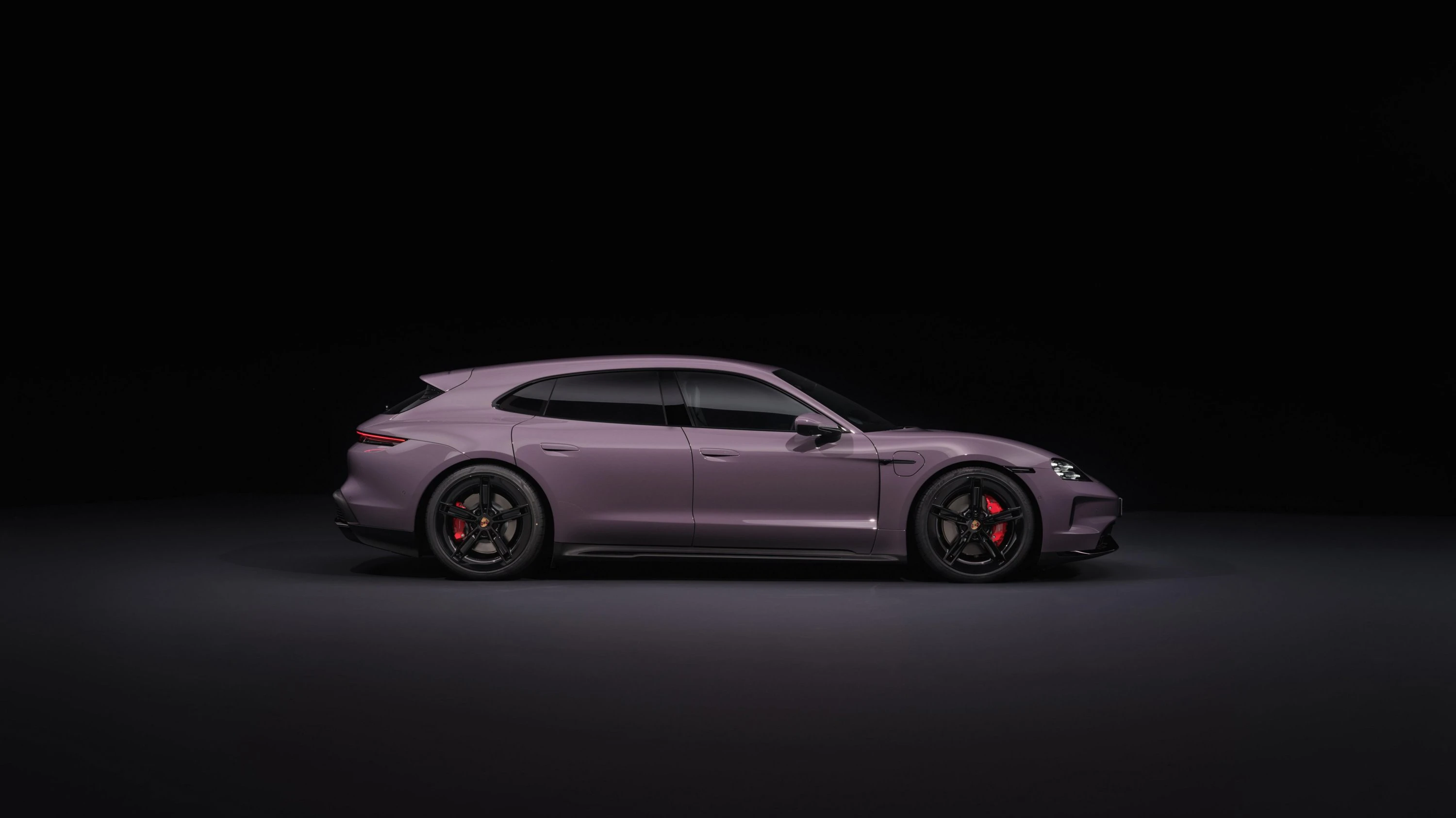 Porsche Taycan Sport Turismo exterior view