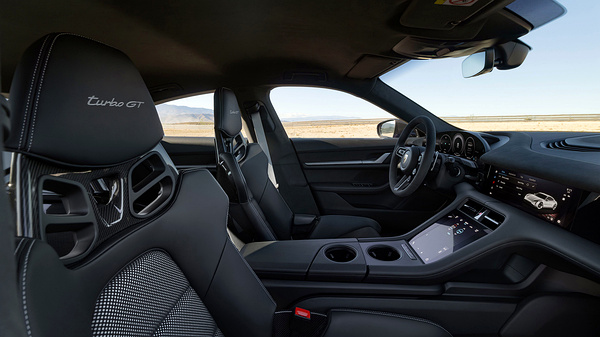 Porsche Taycan Turbo GT frontseats view