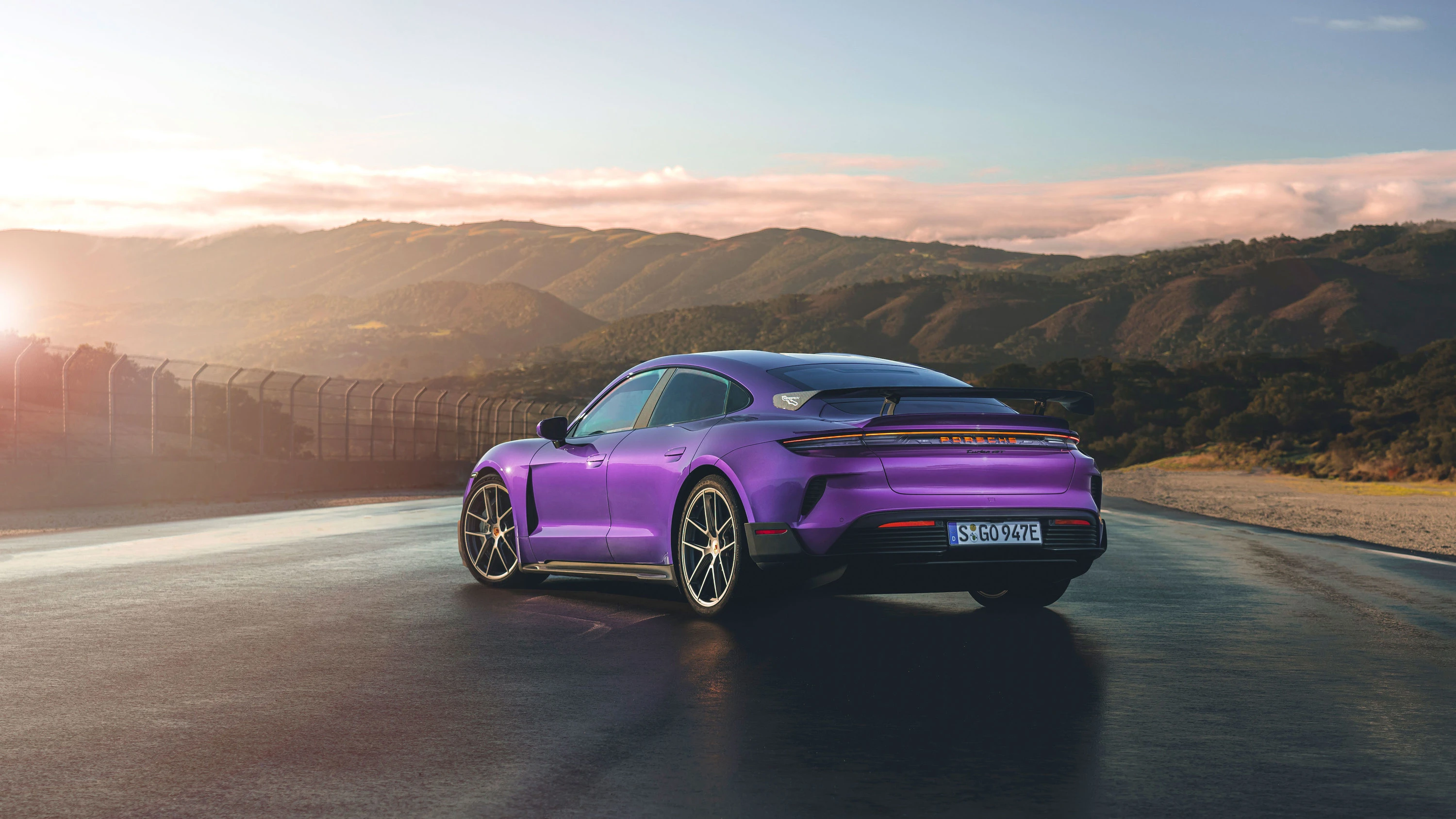 Porsche Taycan Turbo GT Weissach exterior view