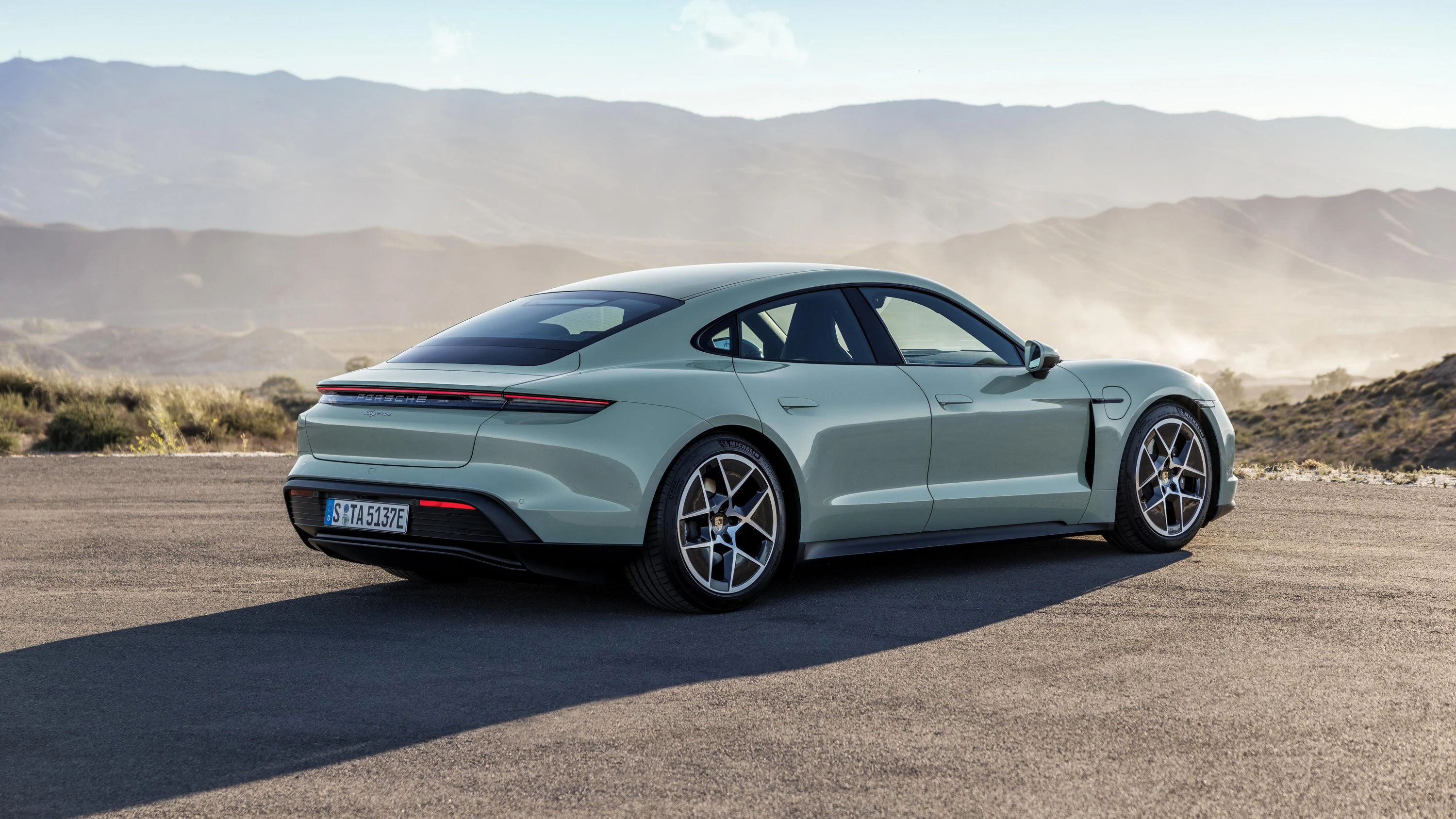 Porsche Taycan Turbo S exterior view