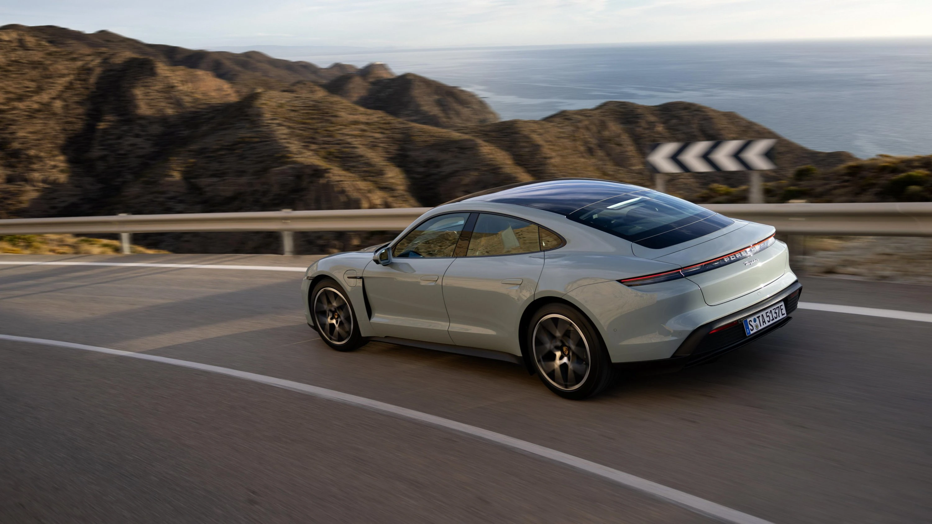 Porsche Taycan Turbo S exterior view