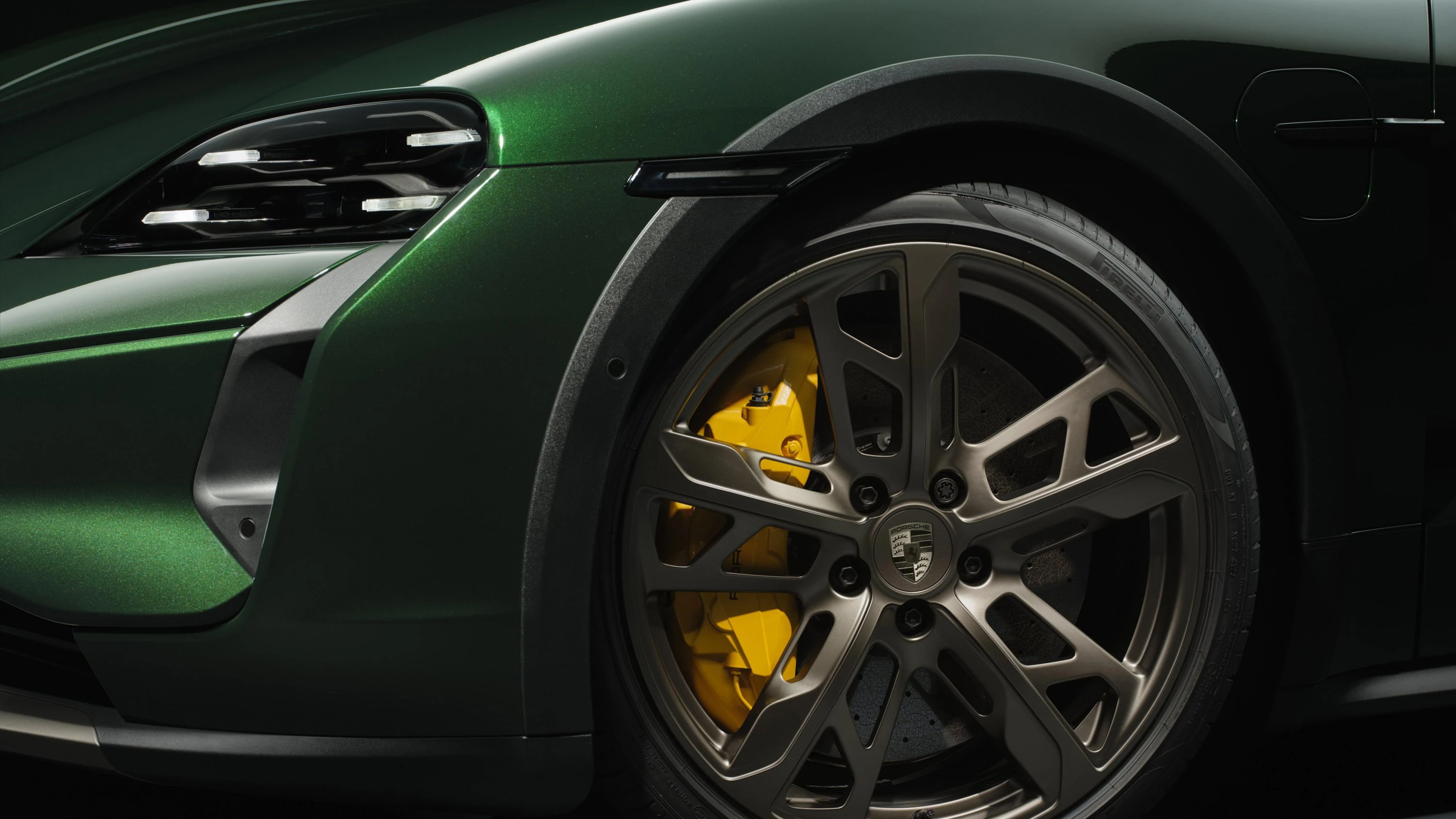 Porsche Taycan Turbo S Cross Turismo wheels view