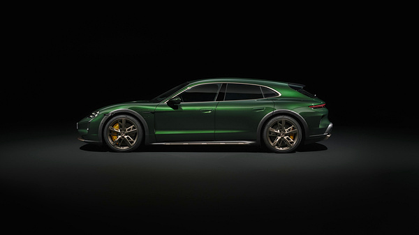 Porsche Taycan Turbo S Cross Turismo exterior view