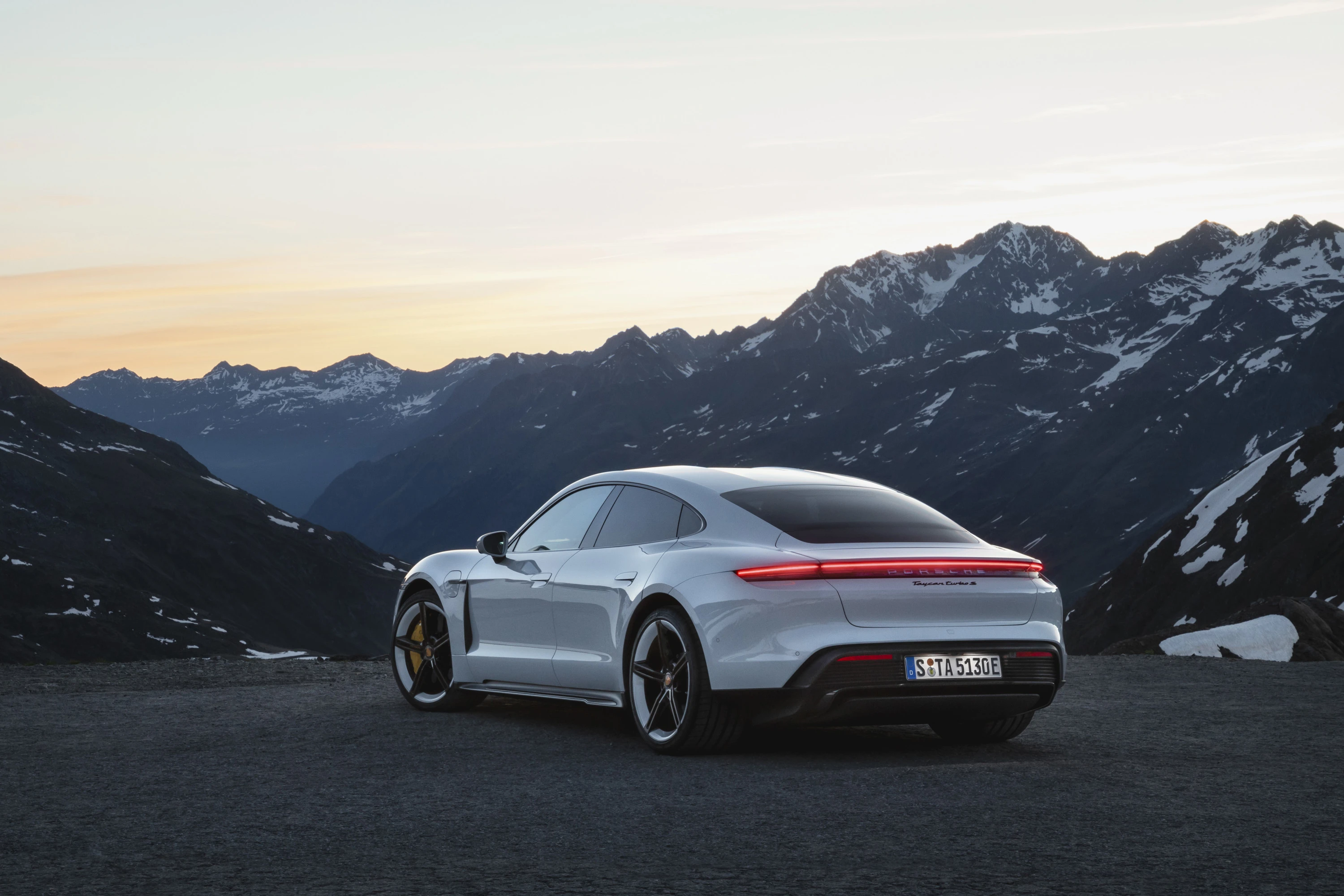 Porsche Taycan Turbo S (GEN1) exterior view