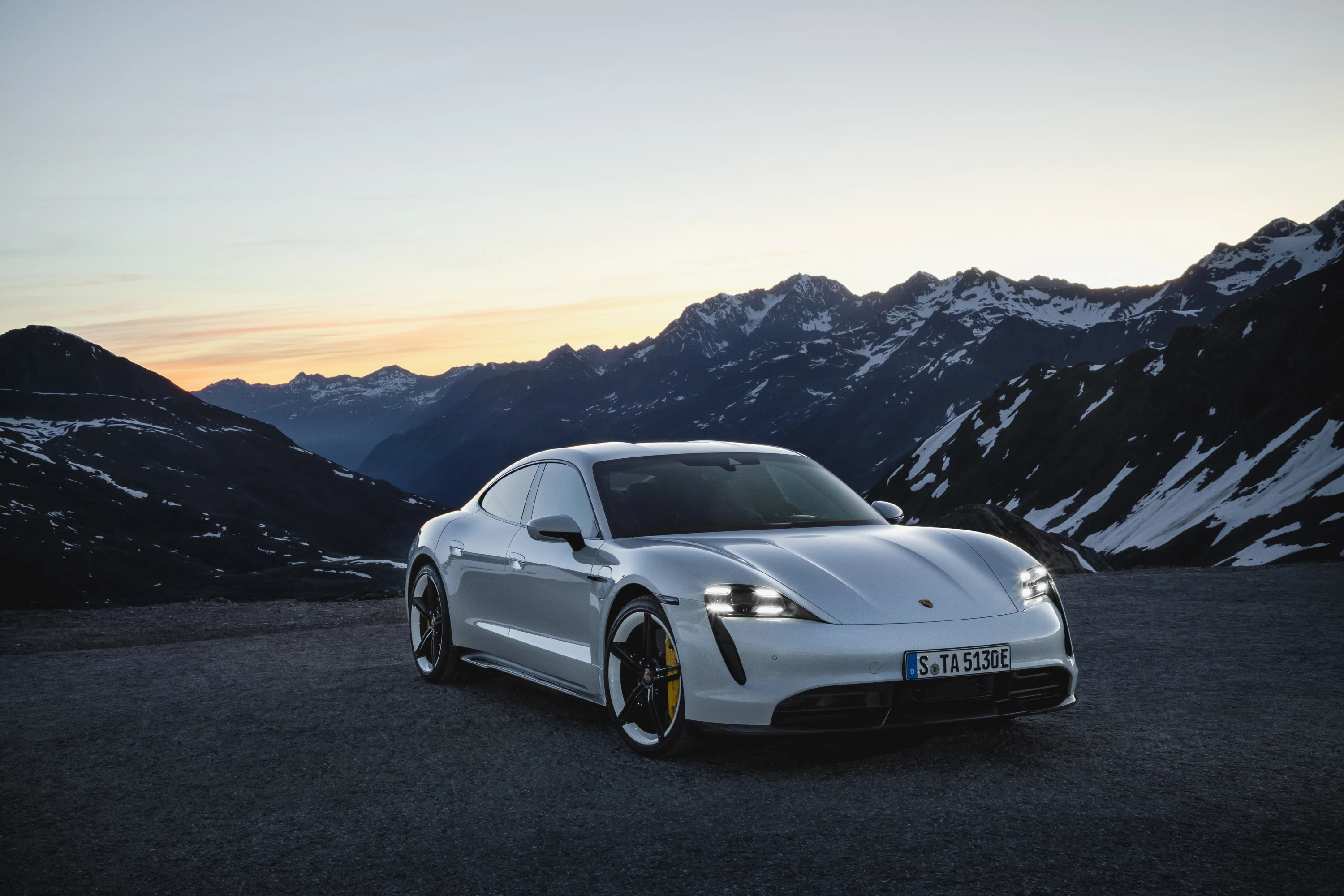 Porsche Taycan Turbo S (GEN1) exterior view