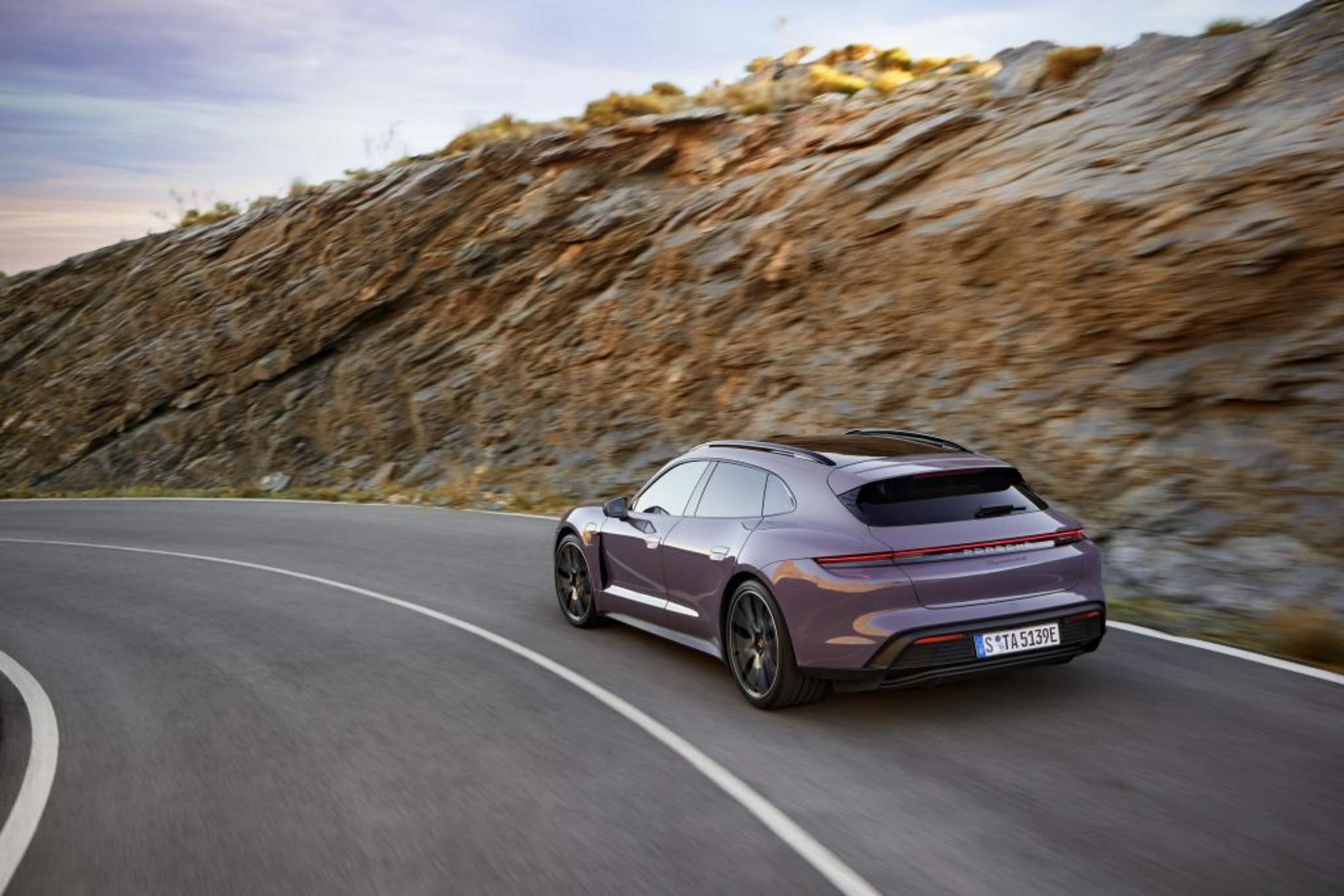 Porsche Taycan Turbo S Sport Turismo exterior view