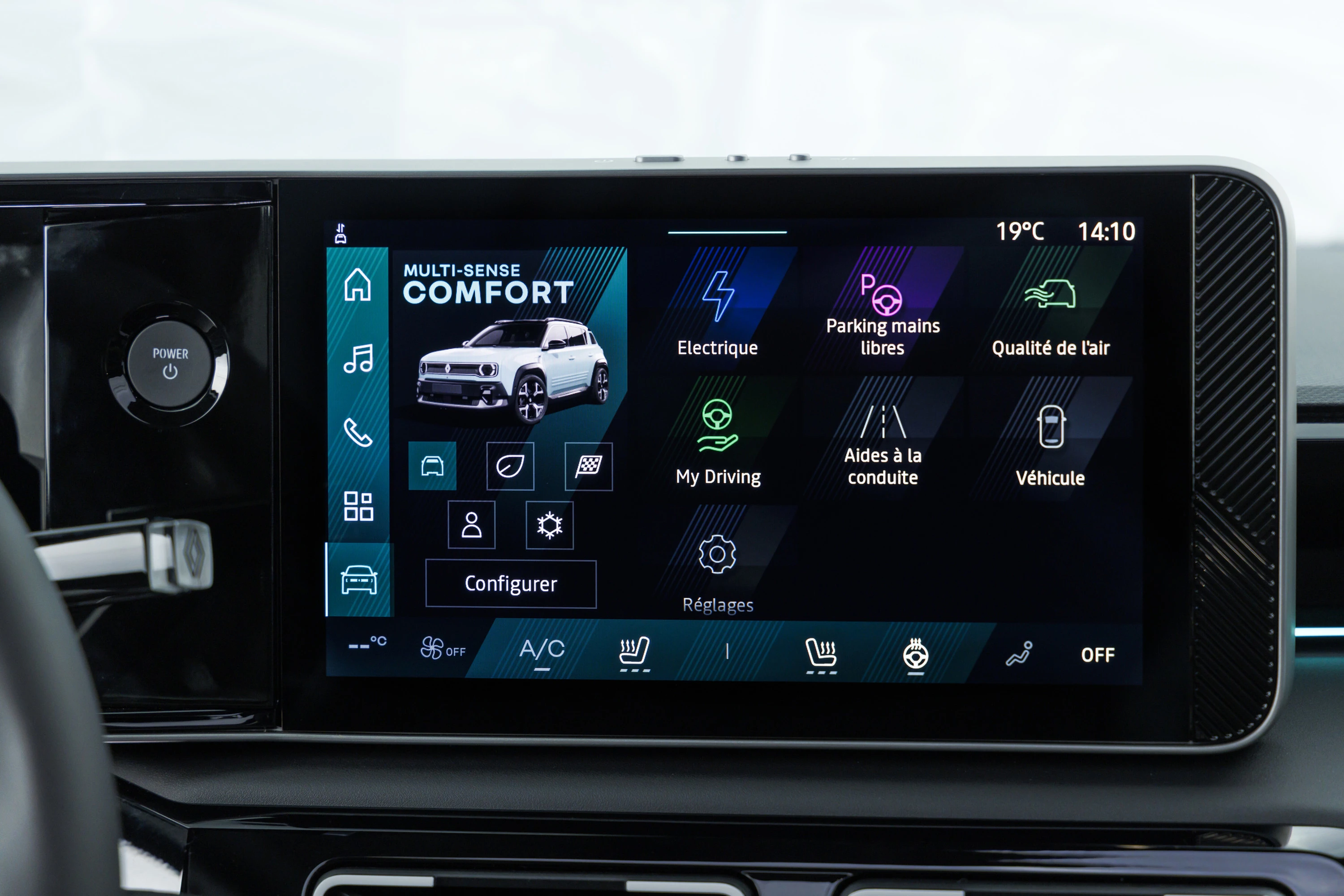 Renault 4 E-Tech 52kWh 150hp screens view