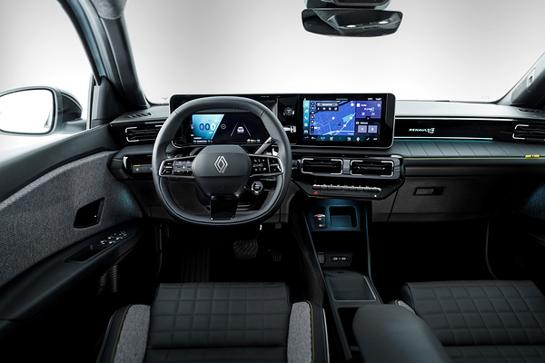 Renault 4 E-Tech 52kWh 150hp interior view