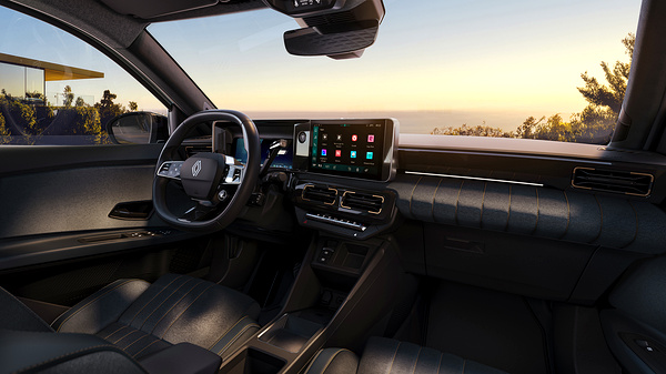 Renault 4 E-Tech 52kWh 150hp interior view