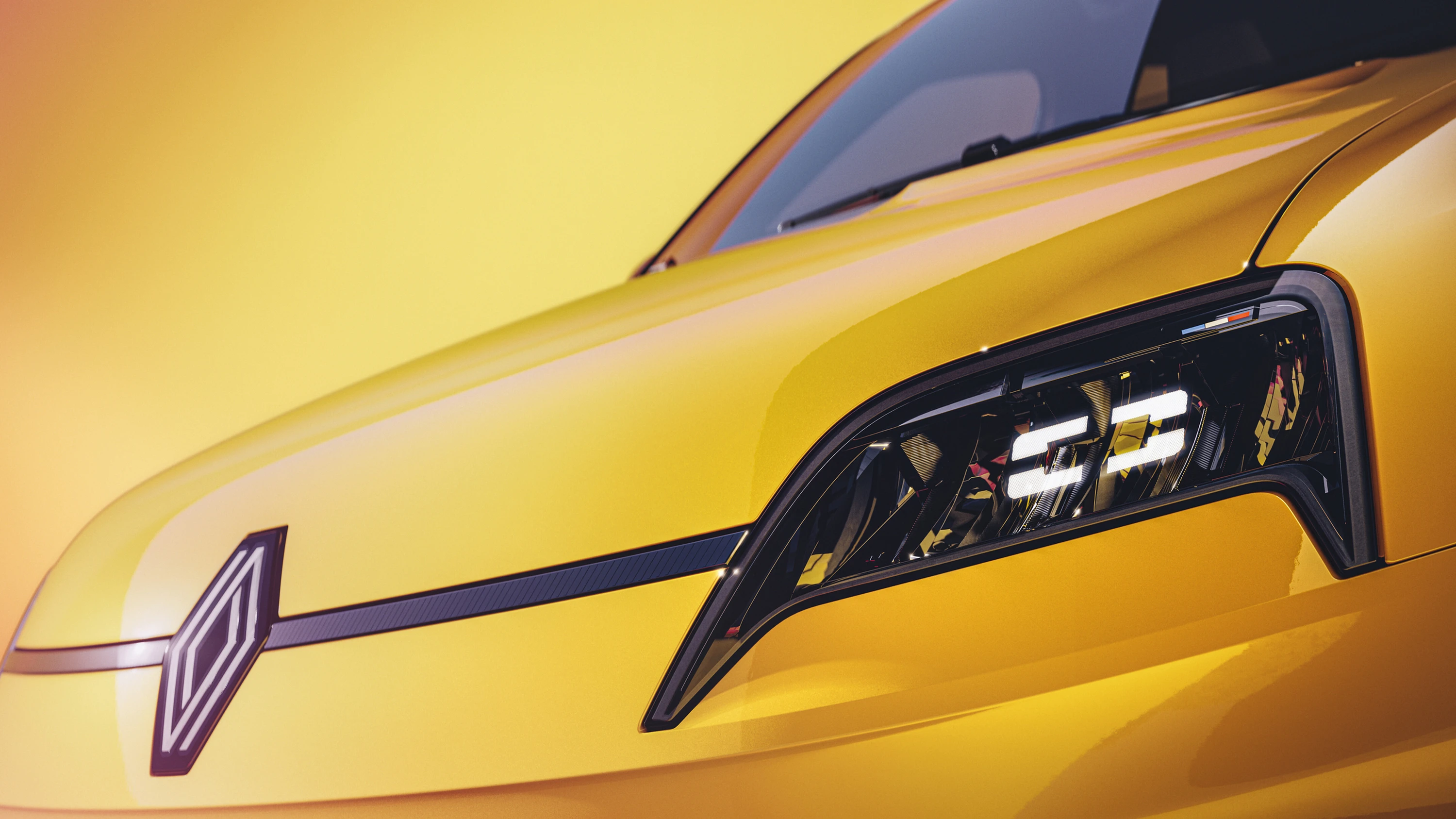 Renault 5 E-Tech 40kWh 120hp headlights view