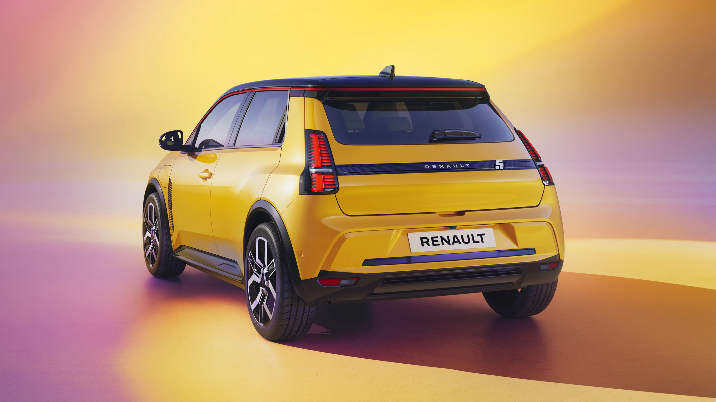 Renault 5 E-Tech 40kWh 120hp exterior view