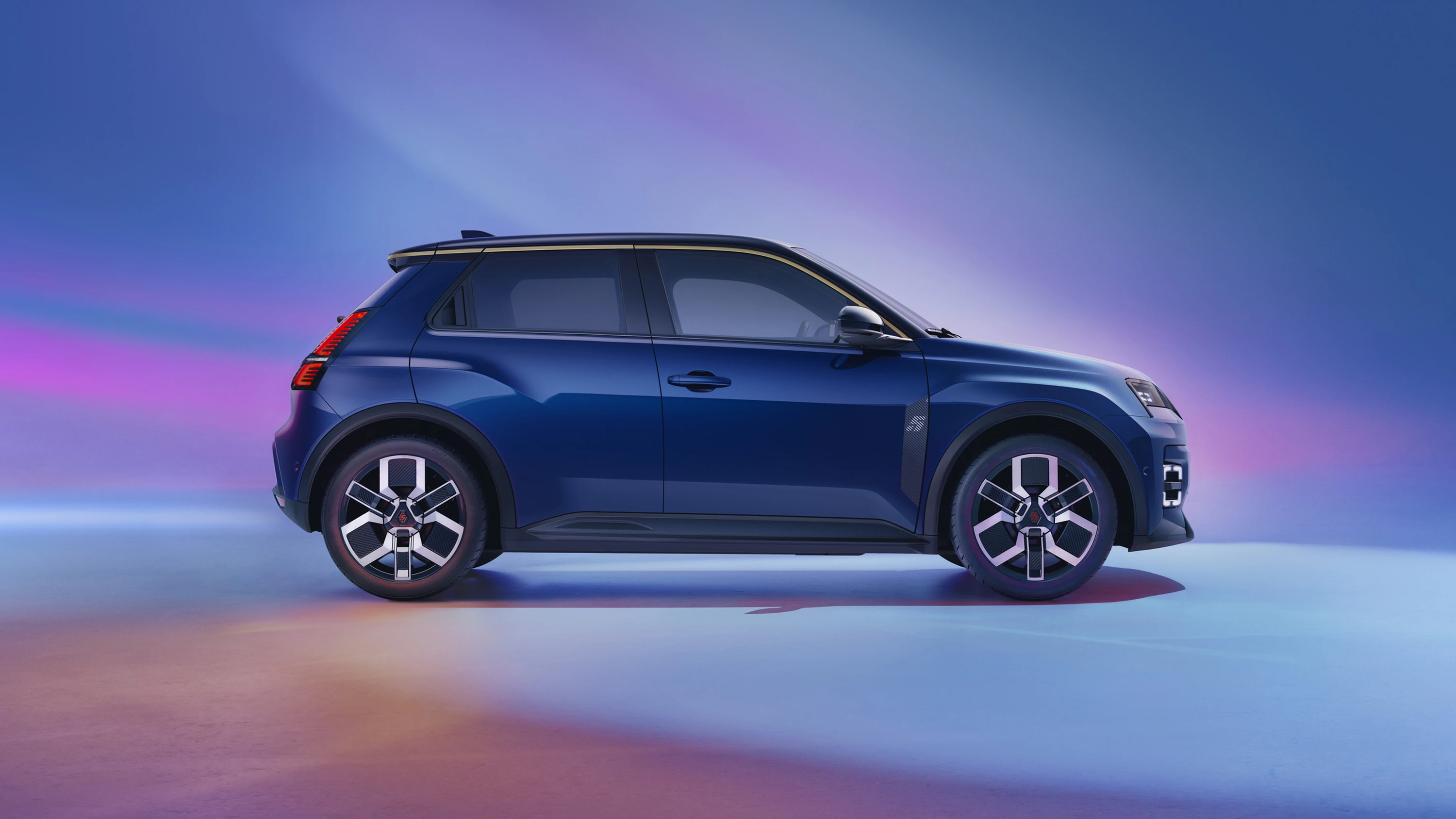 Renault 5 E-Tech 52kWh 150hp exterior view