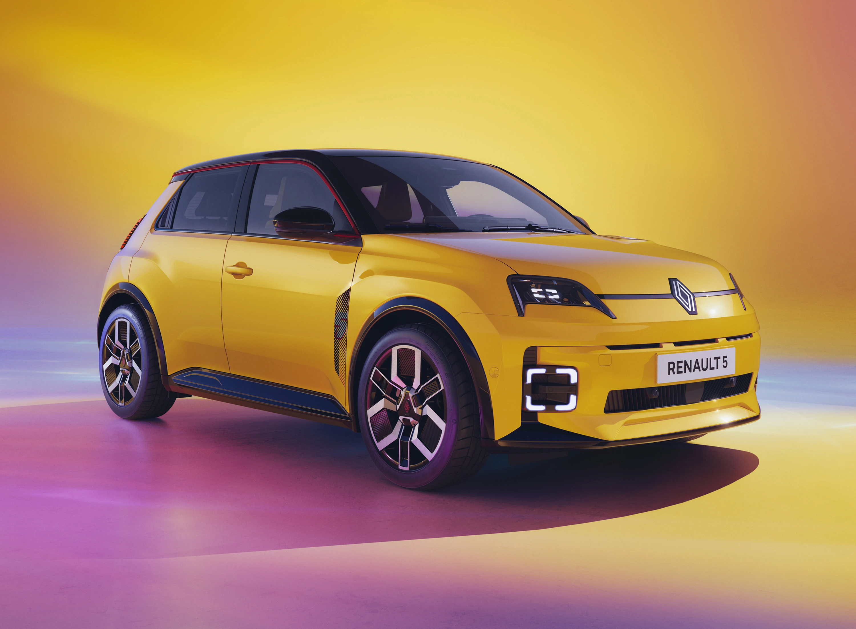Renault 5 E-Tech 52kWh 150hp exterior view