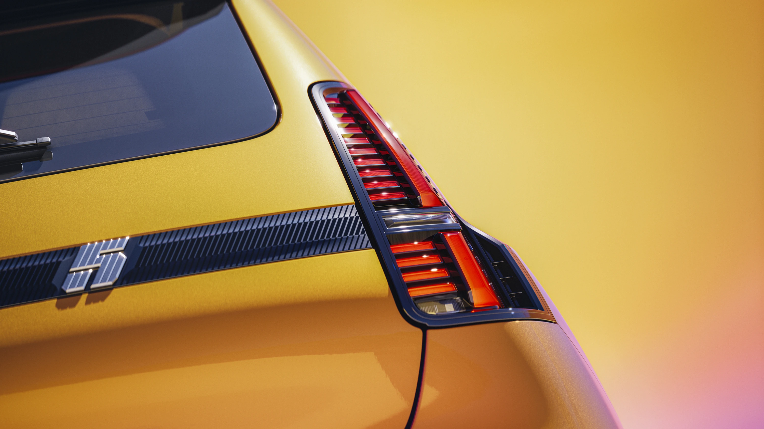 Renault 5 E-Tech 52kWh 150hp rearlights view