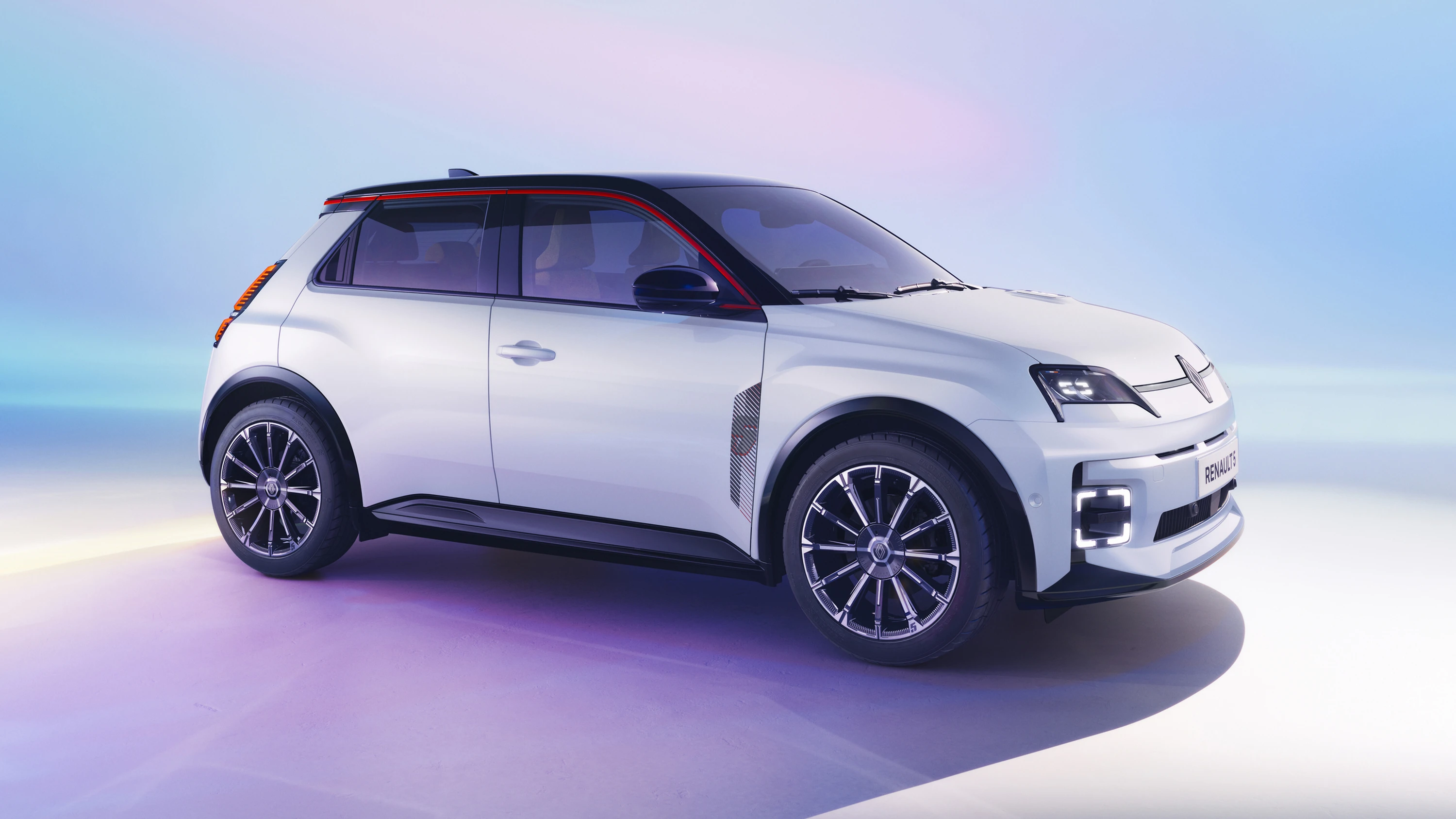 Renault 5 E-Tech 52kWh 150hp exterior view