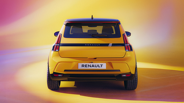 Renault 5 E-Tech 52kWh 150hp exterior view