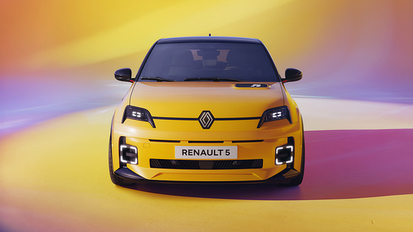 Renault 5 E-Tech 52kWh 150hp exterior view