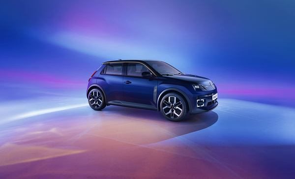Renault 5 E-Tech 52kWh 150hp exterior view