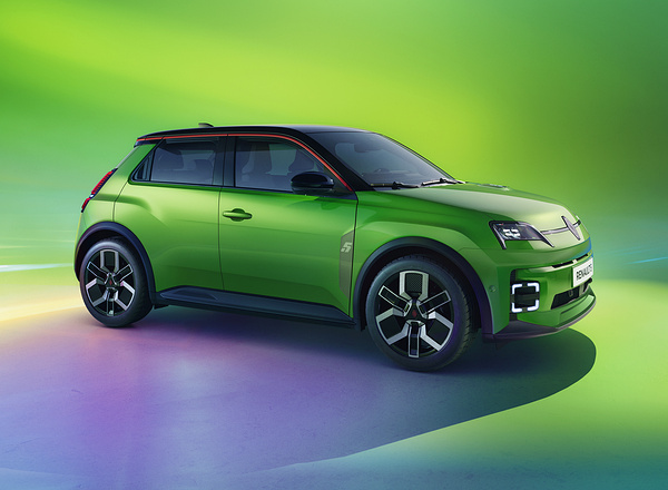 Renault 5 E-Tech 52kWh 150hp exterior view