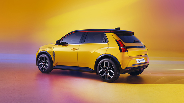 Renault 5 E-Tech 52kWh 150hp exterior view
