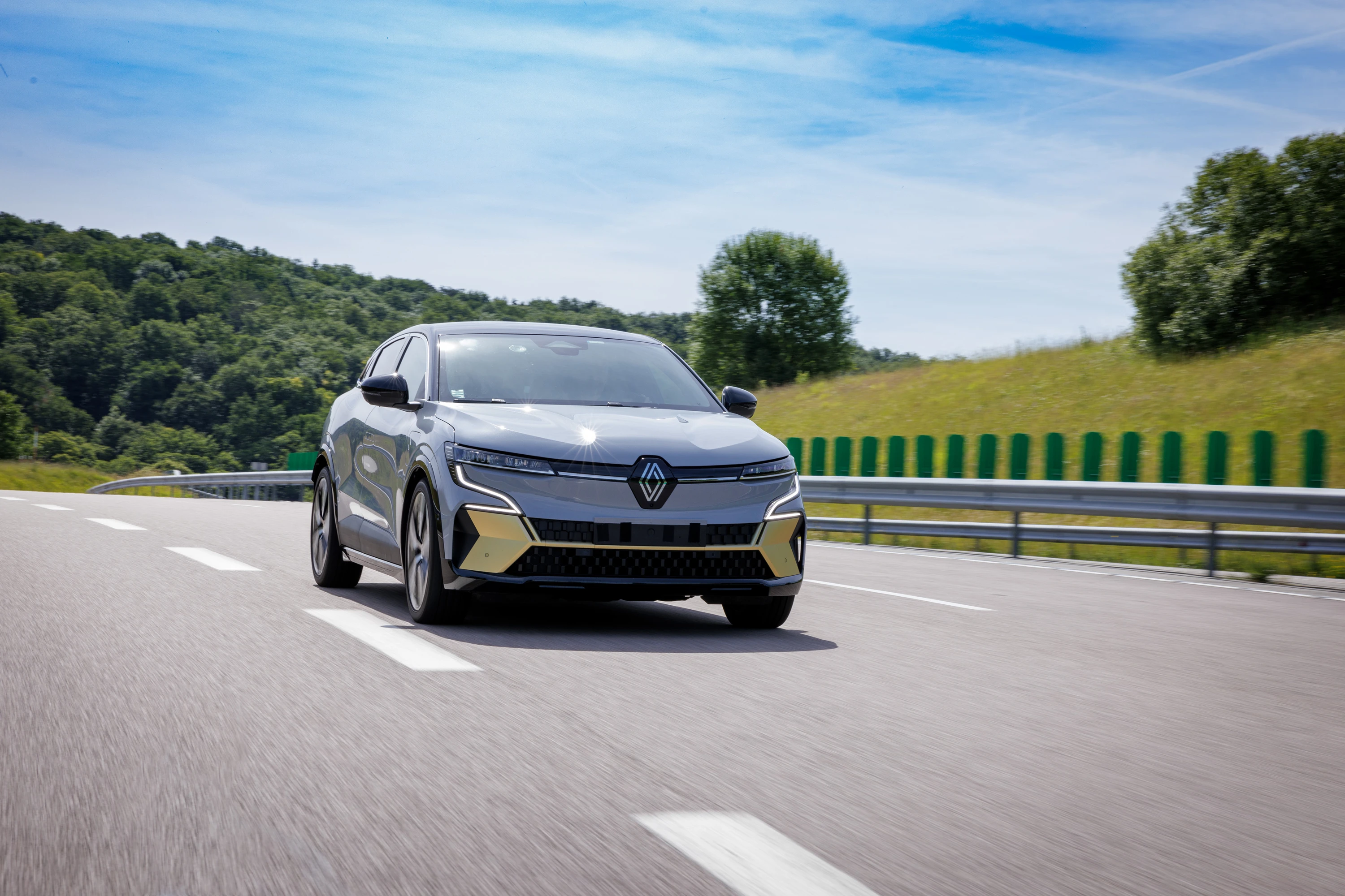 Renault Megane E-Tech Techno exterior view