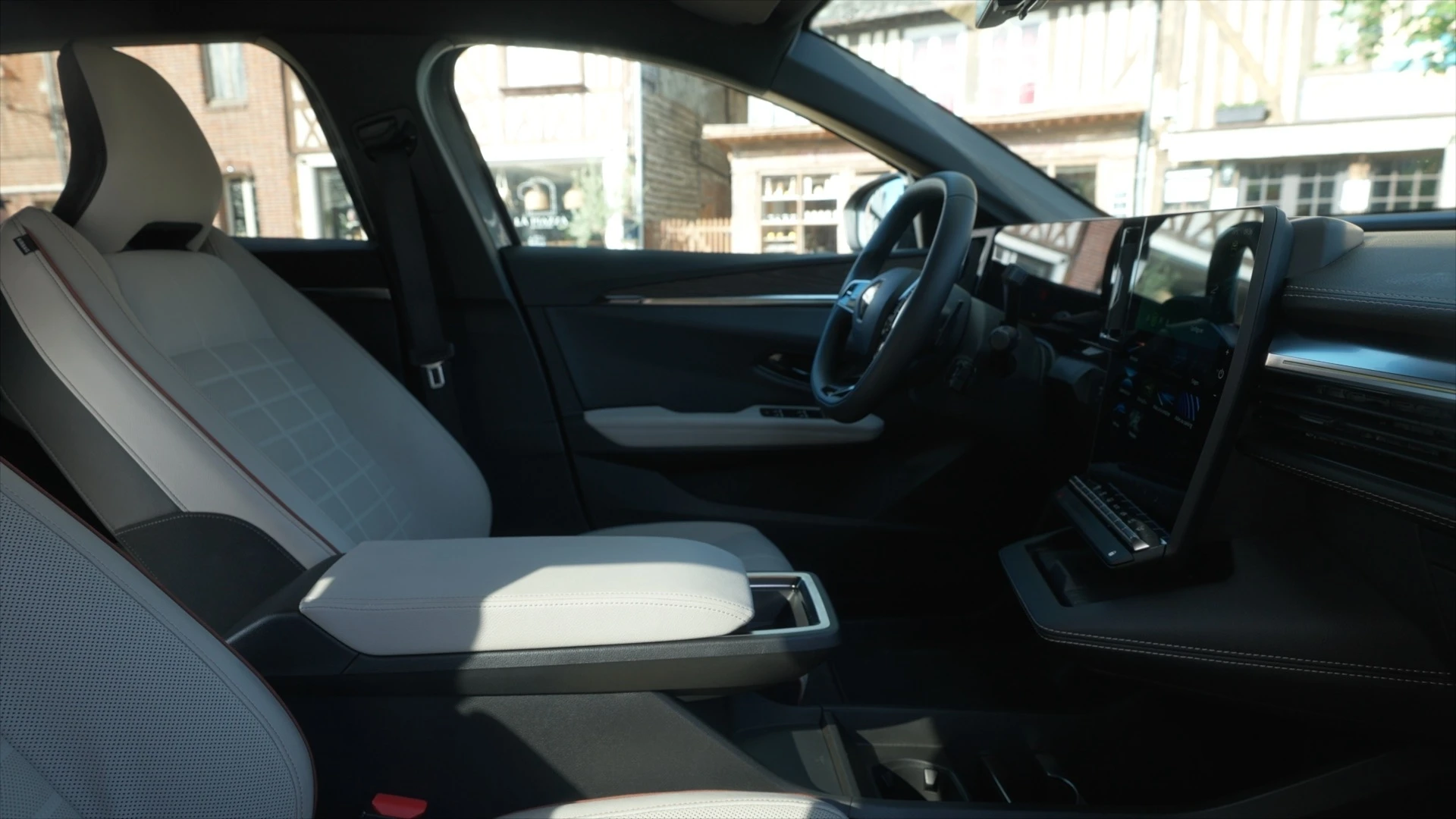 Renault Megane E-Tech Techno frontseats view