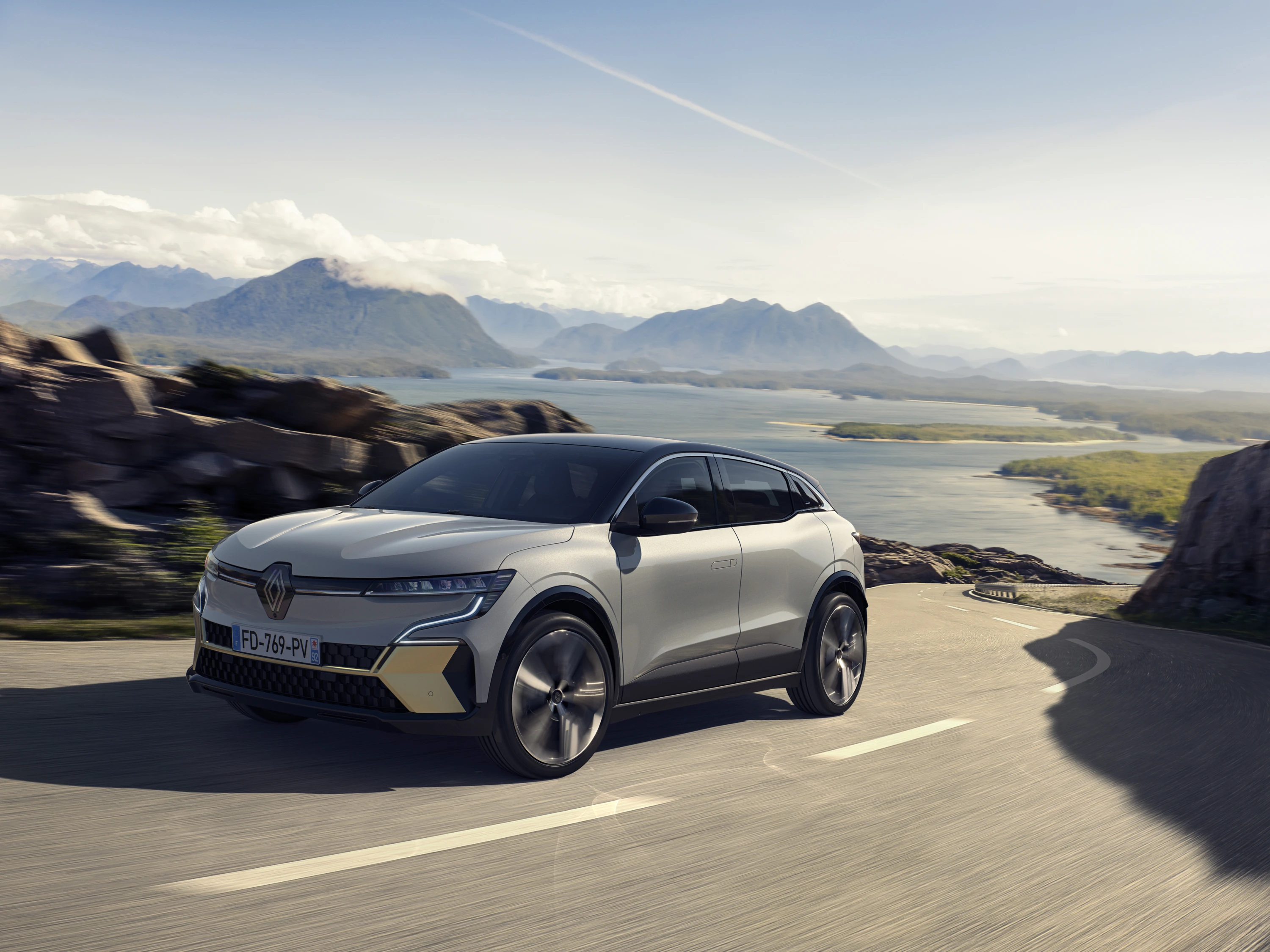 Renault Megane E-Tech Techno exterior view