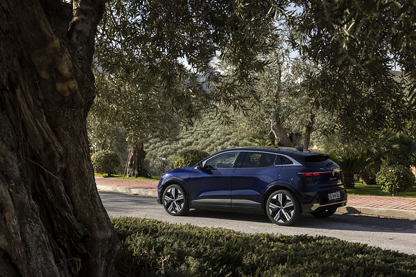 Renault Megane E-Tech Techno exterior view