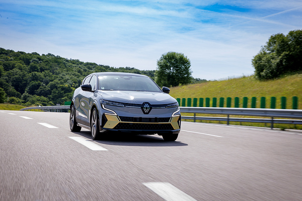 Renault Megane E-Tech Techno exterior view