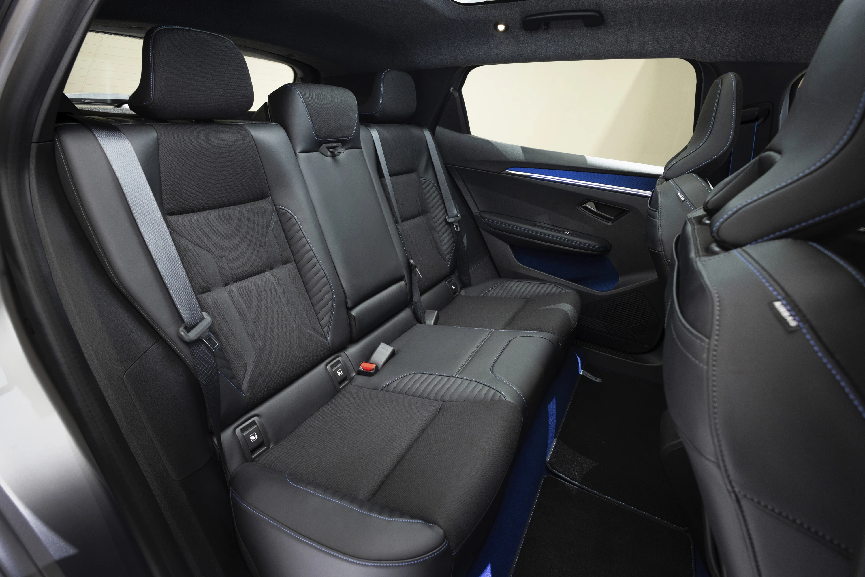 Renault Scenic E-Tech electric High Range secondrowseats view