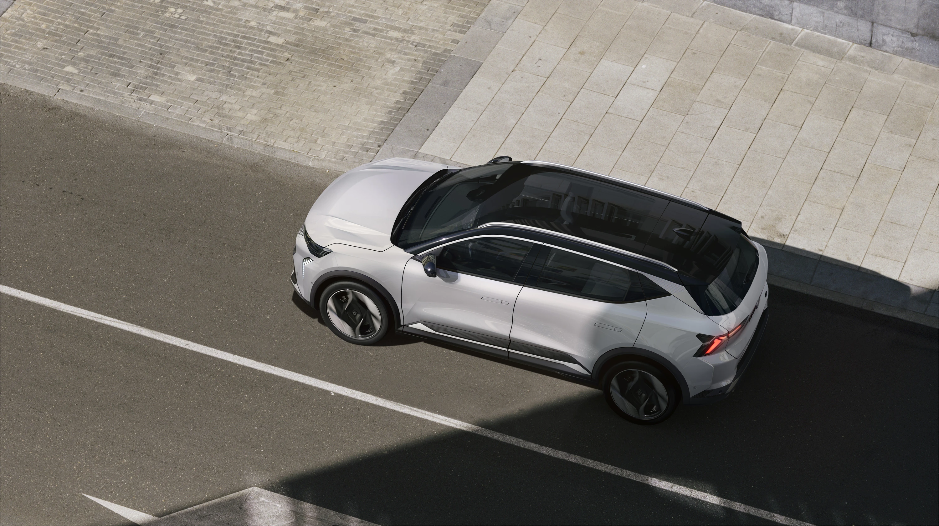 Renault Scenic E-Tech electric High Range exterior view