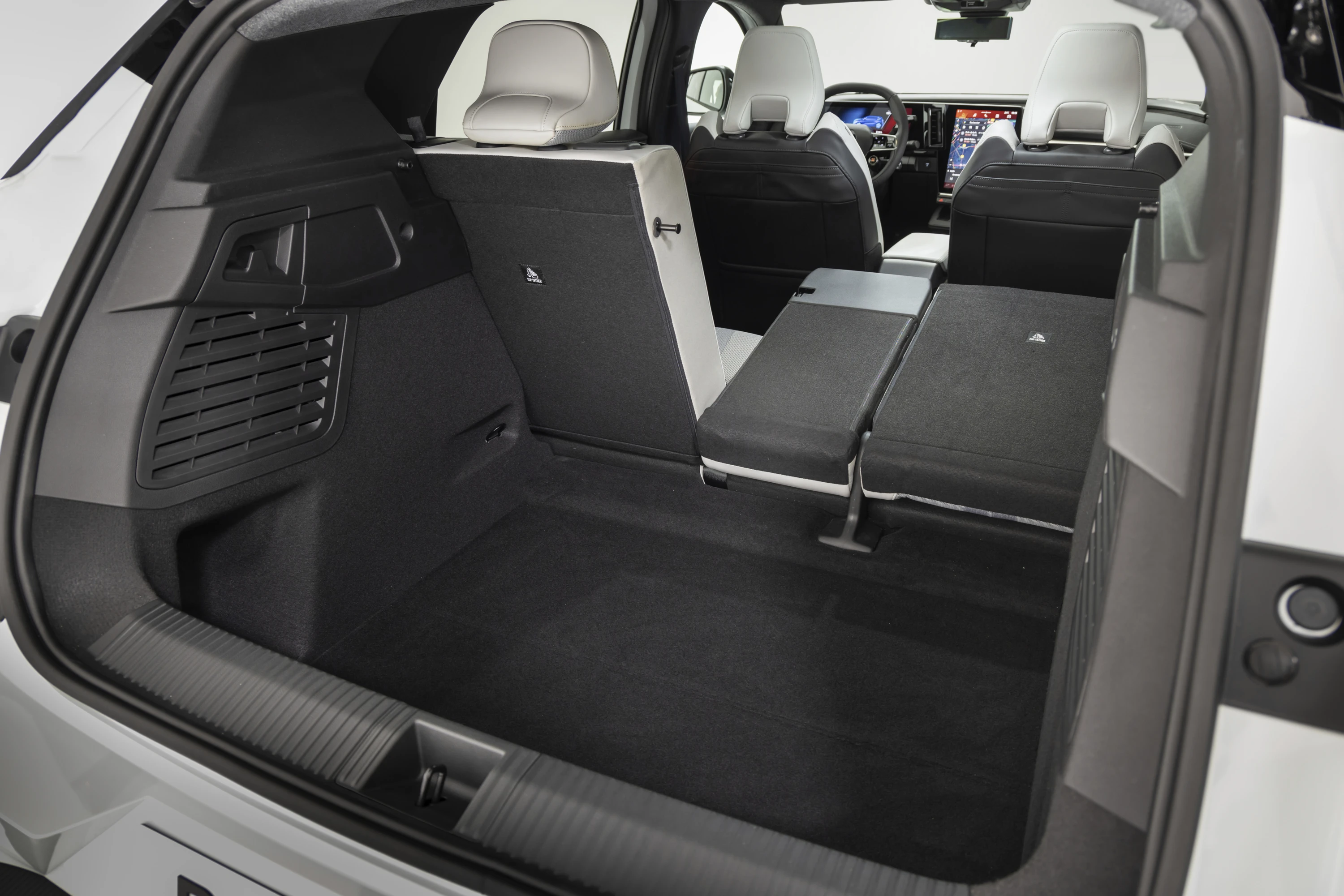 Renault Scenic E-Tech electric High Range trunk view
