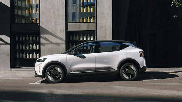 Renault Scenic E-Tech electric High Range exterior view