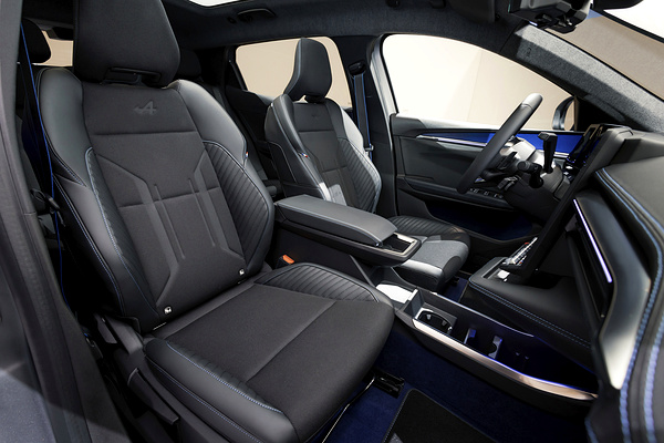 Renault Scenic E-Tech electric High Range frontseats view