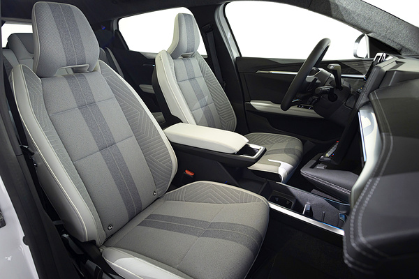 Renault Scenic E-Tech electric High Range frontseats view