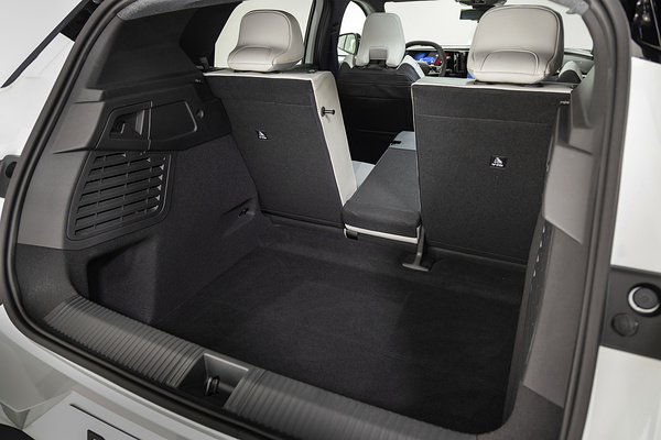 Renault Scenic E-Tech electric High Range trunk view