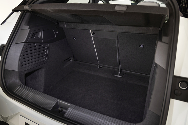 Renault Scenic E-Tech electric High Range trunk view