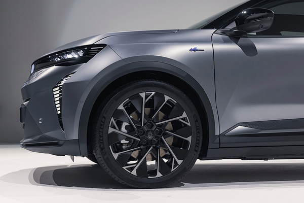 Renault Scenic E-Tech electric High Range wheels view
