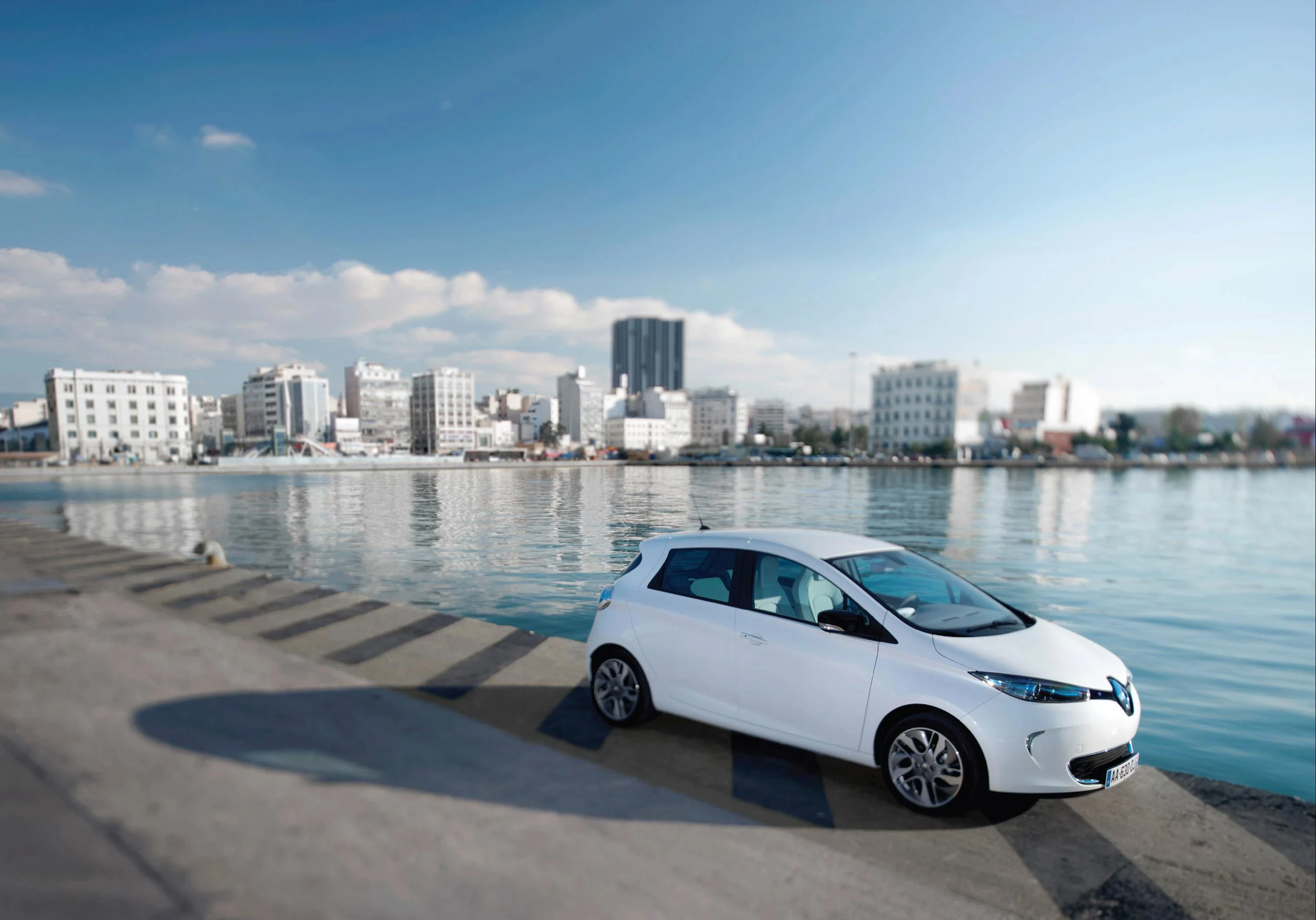 Renault ZOE Q90 exterior view